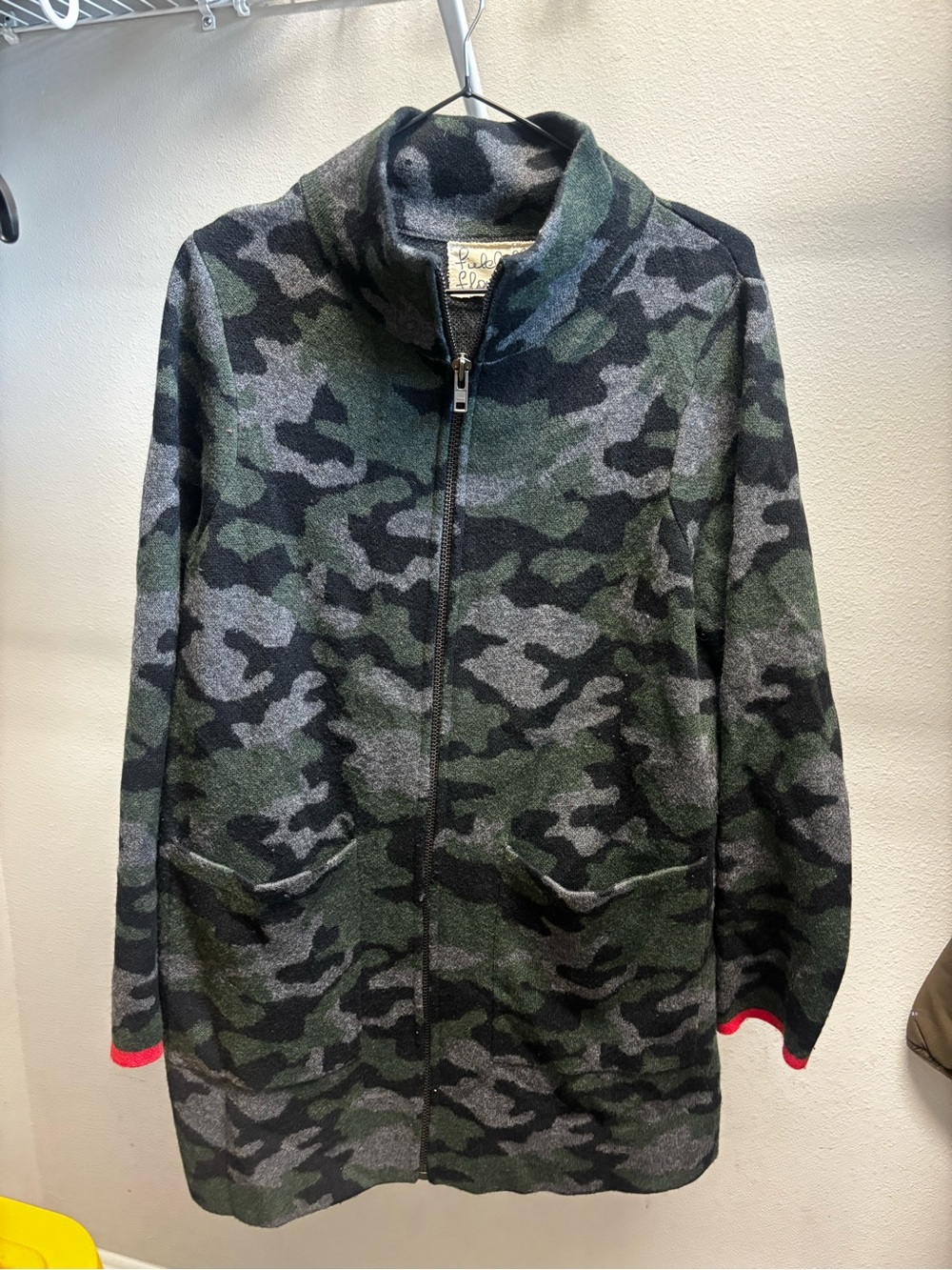 Women’s Camo Zip-Up Sweater Jacket 100% wool